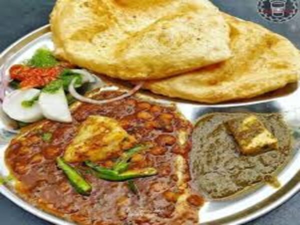 Chole Bhature Paneer Wale